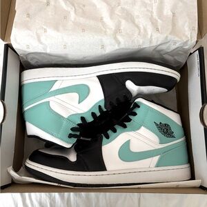 Air Jordan 1 Mid